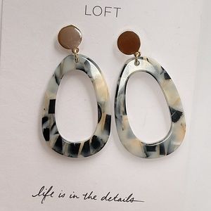 Ann Taylor Loft fashion resin dangle statement earrings